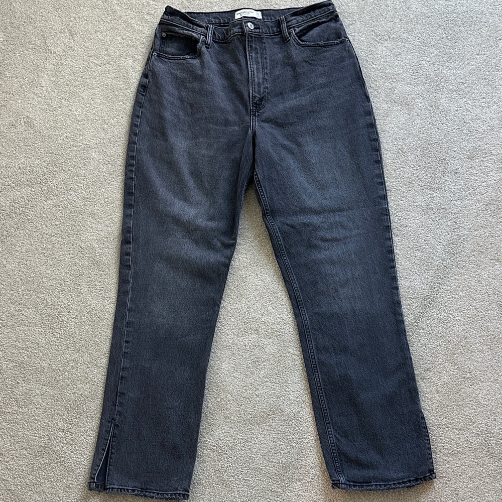 Abercrombie & Fitch 90’s Straight Ultra High Rise- Curve Love